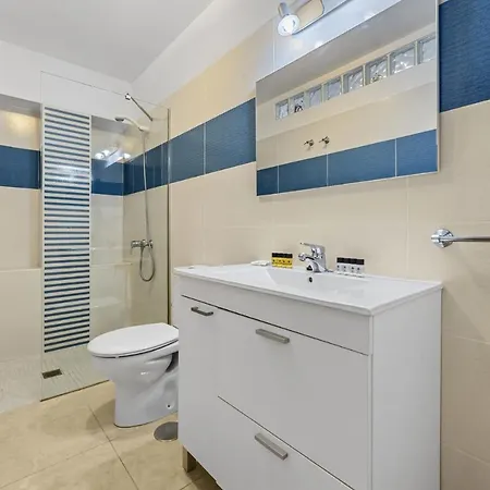 Austria * Puerto del Carmen (Lanzarote)