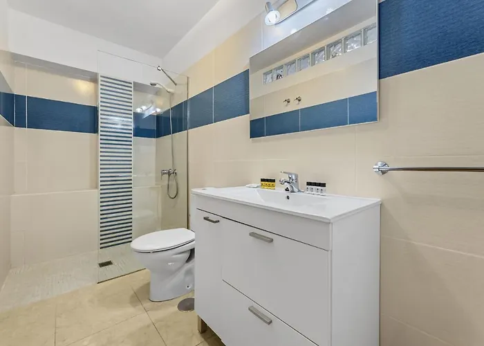 Austria * Puerto del Carmen (Lanzarote)